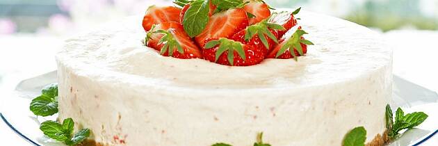 En jordbærostekake fra fryseren er selve smaken av sommer