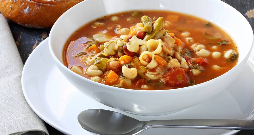 Oppskrift på Suppe med bønner og pasta (Zuppa di Fagioli con la Pasta) ( Italia) 