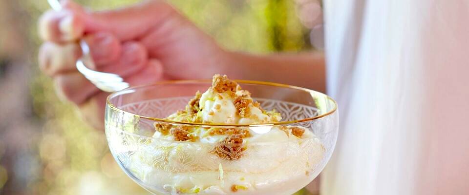 En sitronfromasj er like sommerlig dessert som iskrem